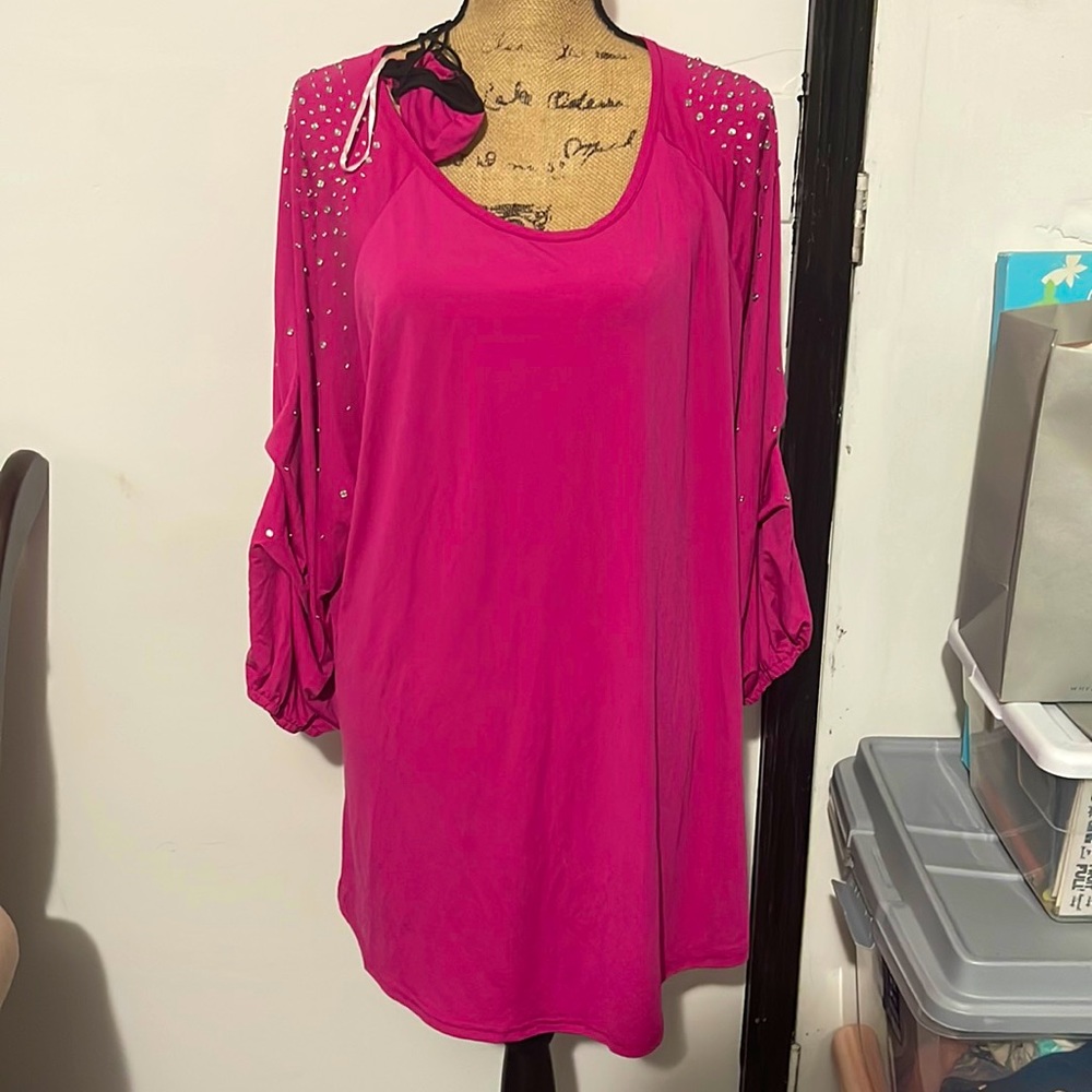 2x pink top with mask